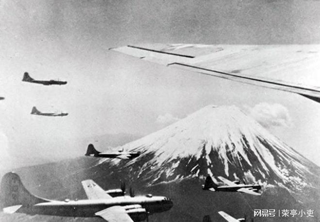 日军重庆轰炸李梅东京烧烤可谓是天道好轮回苍天饶过谁